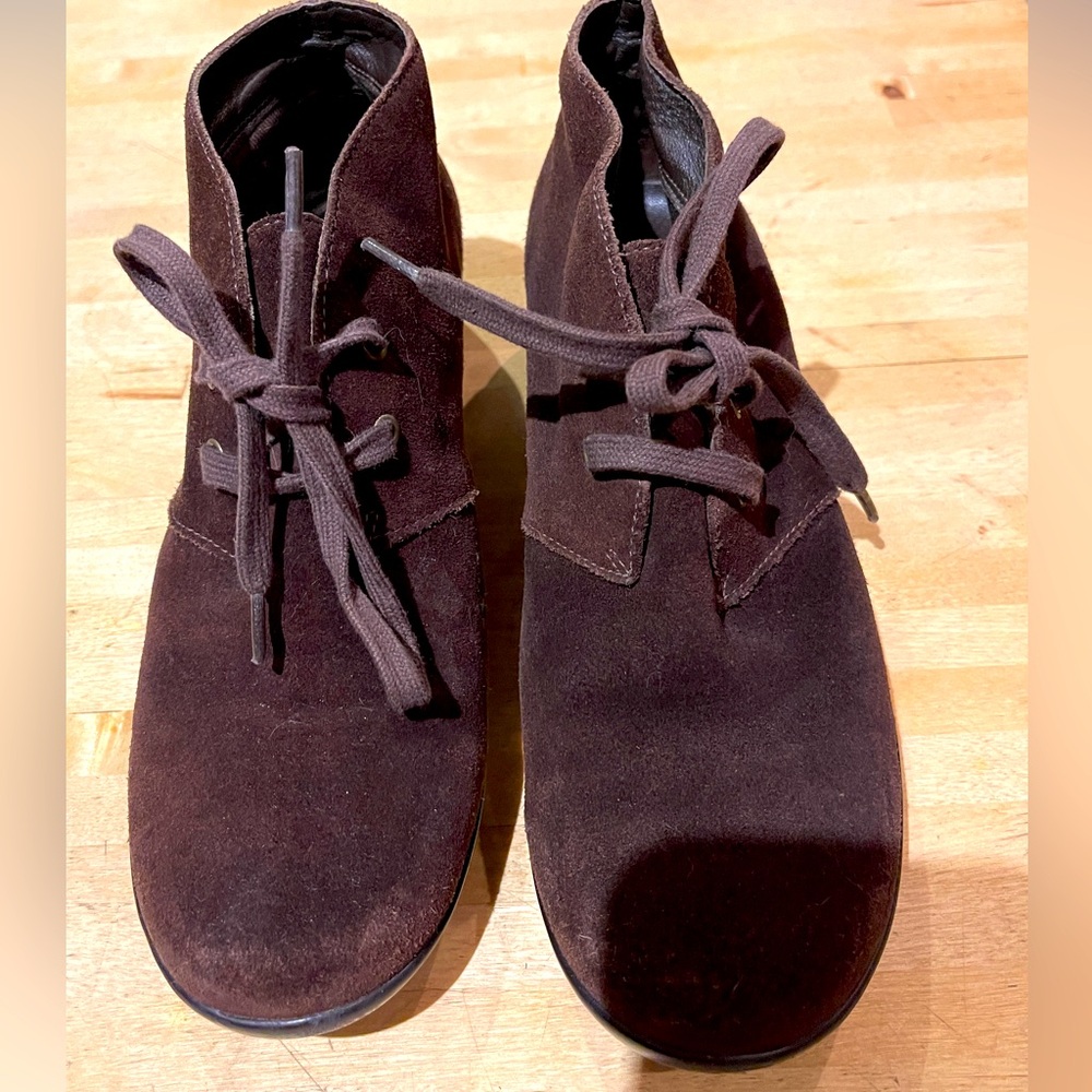 Cole Haan Brown Suede lace up ankle boots Size 8